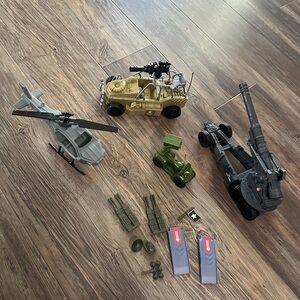 Action Figure Military toy vehicles long range cannon quad armored car  VIDEO